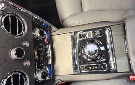 Rolls-Royce Cullinan, 2019 год, 28 000 000 рублей, 14 фотография