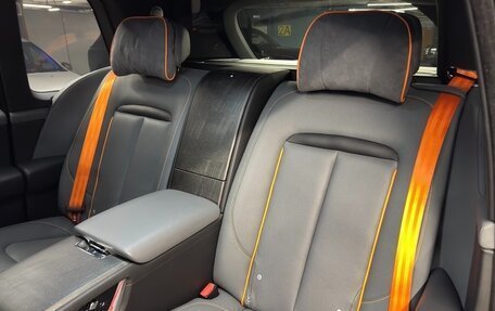 Rolls-Royce Cullinan, 2019 год, 28 000 000 рублей, 17 фотография