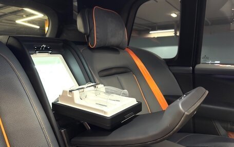 Rolls-Royce Cullinan, 2019 год, 28 000 000 рублей, 21 фотография