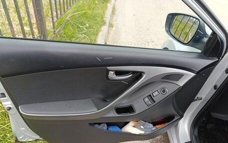 Hyundai Elantra V, 2014 год, 970 000 рублей, 10 фотография