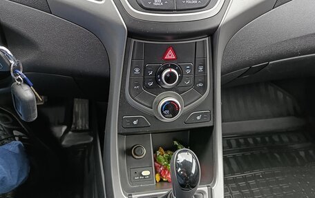 Hyundai Elantra V, 2014 год, 970 000 рублей, 18 фотография