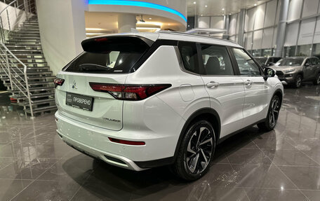 Mitsubishi Outlander, 2023 год, 4 071 000 рублей, 5 фотография