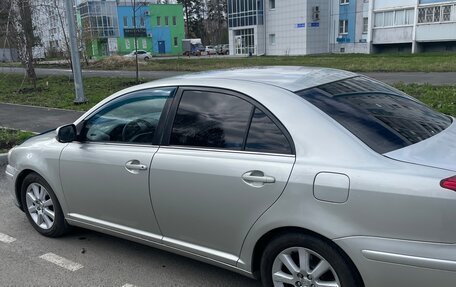 Toyota Avensis III рестайлинг, 2006 год, 715 000 рублей, 3 фотография