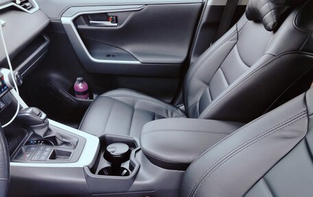 Toyota RAV4, 2020 год, 3 150 000 рублей, 10 фотография