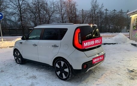 KIA Soul II рестайлинг, 2018 год, 1 800 000 рублей, 5 фотография
