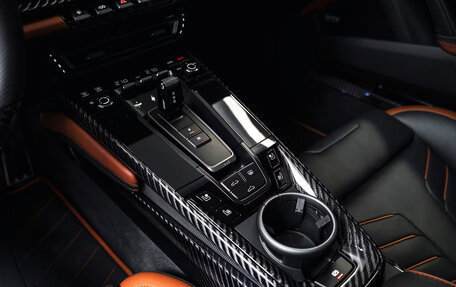 Porsche 911, 2023 год, 57 000 000 рублей, 16 фотография