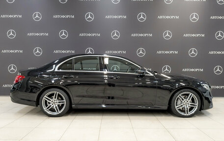 Mercedes-Benz E-Класс, 2019 год, 3 850 000 рублей, 4 фотография