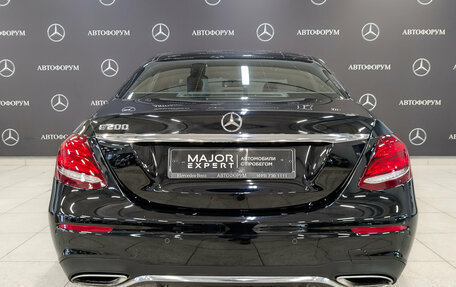 Mercedes-Benz E-Класс, 2019 год, 3 850 000 рублей, 6 фотография