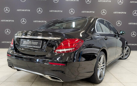 Mercedes-Benz E-Класс, 2019 год, 3 850 000 рублей, 5 фотография