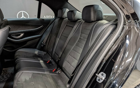 Mercedes-Benz E-Класс, 2019 год, 3 850 000 рублей, 18 фотография