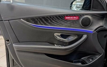 Mercedes-Benz E-Класс, 2019 год, 3 850 000 рублей, 19 фотография