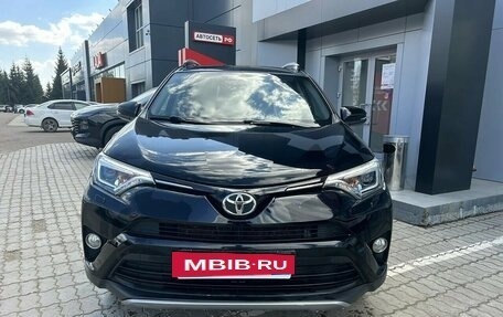 Toyota RAV4, 2017 год, 2 210 000 рублей, 2 фотография