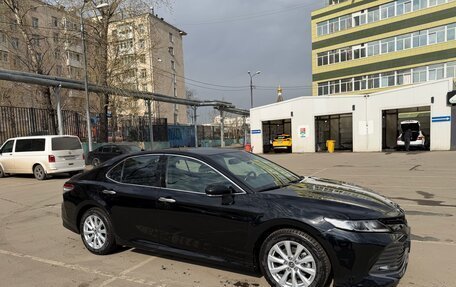 Toyota Camry, 2020 год, 3 200 000 рублей, 2 фотография