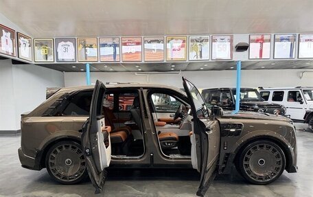 Rolls-Royce Cullinan, 2026 год, 83 300 000 рублей, 14 фотография