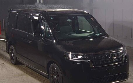 Honda Stepwgn, 2022 год, 2 480 000 рублей, 2 фотография