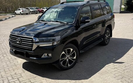 Toyota Land Cruiser 200, 2017 год, 7 500 000 рублей, 1 фотография