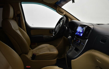 Hyundai H-1 II рестайлинг, 2017 год, 2 200 000 рублей, 10 фотография