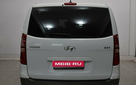 Hyundai H-1 II рестайлинг, 2017 год, 2 200 000 рублей, 3 фотография