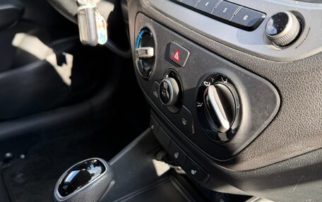 Hyundai Solaris II рестайлинг, 2017 год, 1 200 000 рублей, 36 фотография