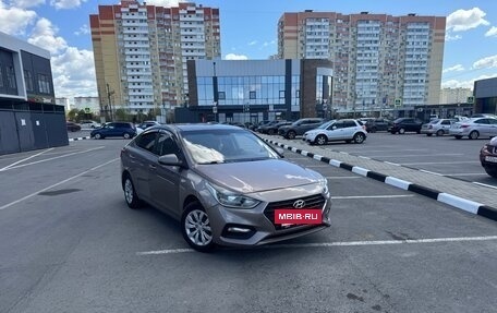 Hyundai Solaris II рестайлинг, 2018 год, 735 000 рублей, 3 фотография