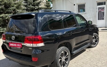 Toyota Land Cruiser 200, 2017 год, 7 500 000 рублей, 4 фотография