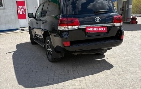 Toyota Land Cruiser 200, 2017 год, 7 500 000 рублей, 3 фотография