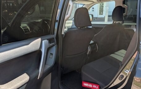 Toyota Land Cruiser Prado 150 рестайлинг 2, 2019 год, 4 780 000 рублей, 10 фотография