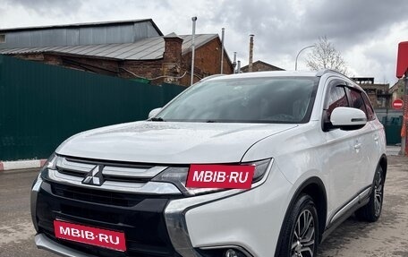 Mitsubishi Outlander III рестайлинг 3, 2017 год, 2 050 000 рублей, 1 фотография