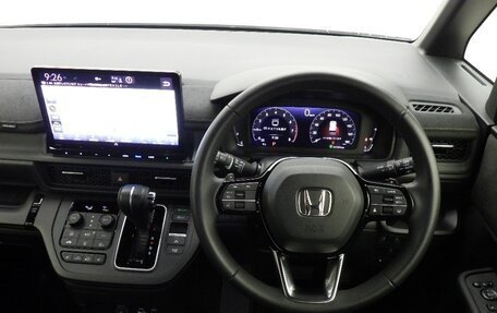 Honda Stepwgn, 2022 год, 3 040 000 рублей, 5 фотография