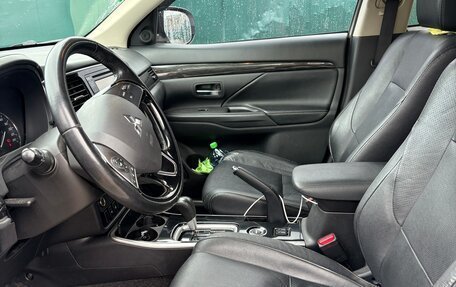 Mitsubishi Outlander III рестайлинг 3, 2017 год, 2 050 000 рублей, 9 фотография