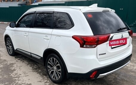Mitsubishi Outlander III рестайлинг 3, 2017 год, 2 050 000 рублей, 6 фотография