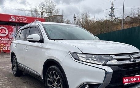 Mitsubishi Outlander III рестайлинг 3, 2017 год, 2 050 000 рублей, 3 фотография