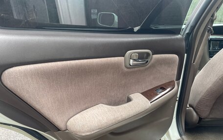 Nissan Laurel VIII, 2001 год, 500 000 рублей, 14 фотография