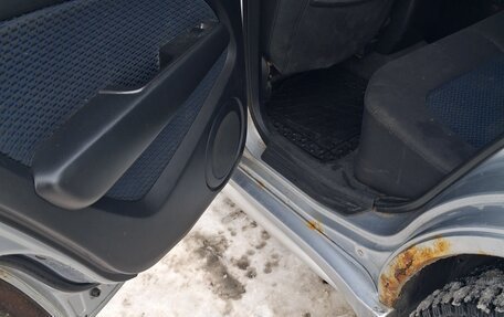 Mitsubishi Outlander III рестайлинг 3, 2006 год, 600 000 рублей, 14 фотография