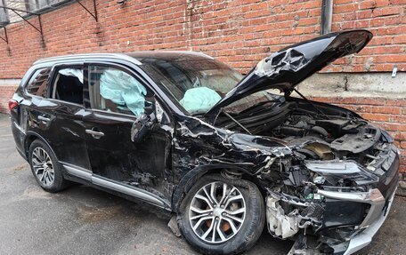 Mitsubishi Outlander III рестайлинг 3, 2015 год, 950 000 рублей, 8 фотография