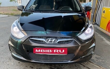 Hyundai Solaris II рестайлинг, 2011 год, 606 000 рублей, 2 фотография