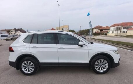 Volkswagen Tiguan II, 2021 год, 3 335 000 рублей, 12 фотография