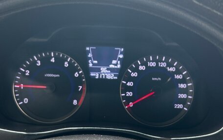 Hyundai Solaris II рестайлинг, 2012 год, 420 000 рублей, 3 фотография