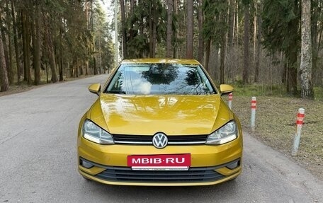 Volkswagen Golf VII, 2018 год, 1 800 000 рублей, 2 фотография