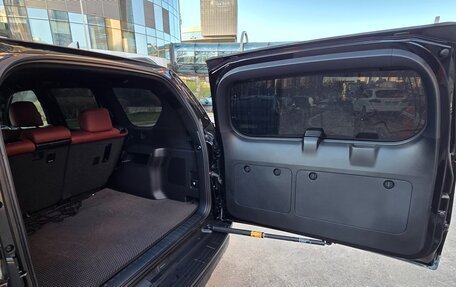 Toyota Land Cruiser Prado 150 рестайлинг 2, 2021 год, 8 250 000 рублей, 5 фотография