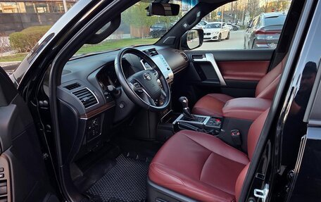 Toyota Land Cruiser Prado 150 рестайлинг 2, 2021 год, 8 250 000 рублей, 12 фотография