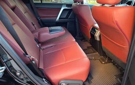 Toyota Land Cruiser Prado 150 рестайлинг 2, 2021 год, 8 250 000 рублей, 16 фотография