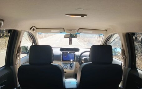 Toyota Passo Sette, 2009 год, 677 777 рублей, 17 фотография