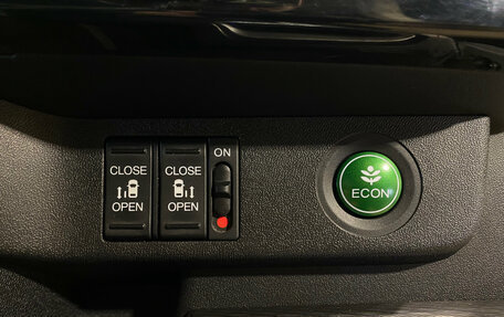 Honda Stepwgn IV, 2019 год, 2 575 000 рублей, 17 фотография