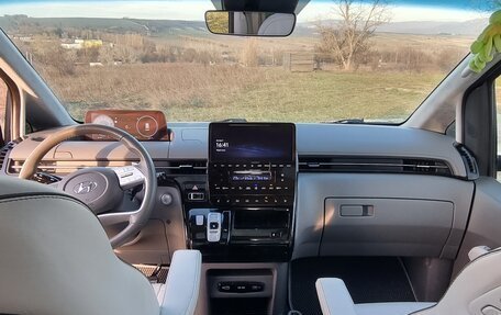 Hyundai Staria, 2022 год, 5 050 000 рублей, 4 фотография