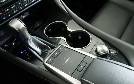 Lexus RX IV рестайлинг, 2022 год, 5 890 000 рублей, 16 фотография