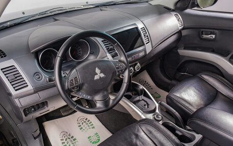 Mitsubishi Outlander III рестайлинг 3, 2011 год, 1 299 000 рублей, 8 фотография