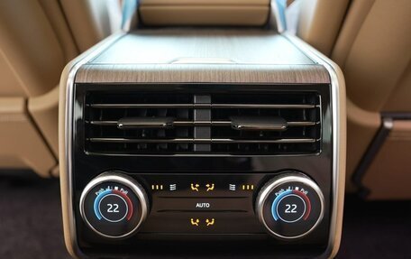 Land Rover Range Rover IV рестайлинг, 2025 год, 24 000 000 рублей, 3 фотография