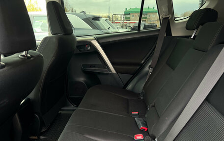 Toyota RAV4, 2015 год, 1 430 000 рублей, 21 фотография