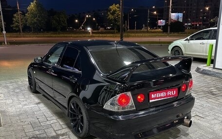Toyota Altezza, 2001 год, 800 000 рублей, 1 фотография